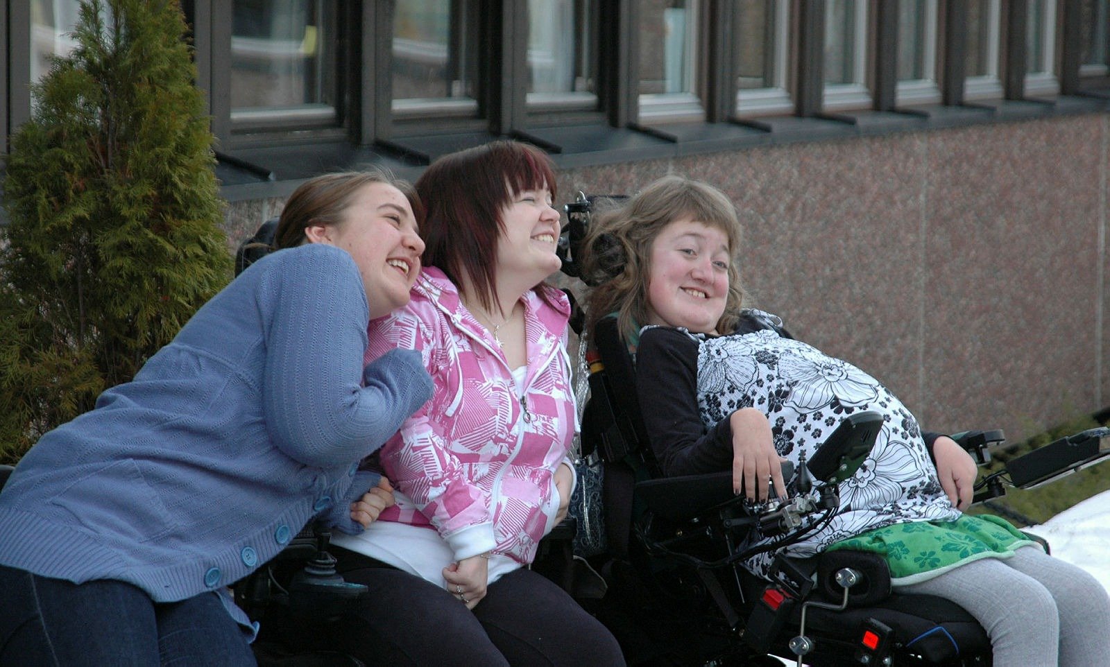 Tre unge voksne på Frambu