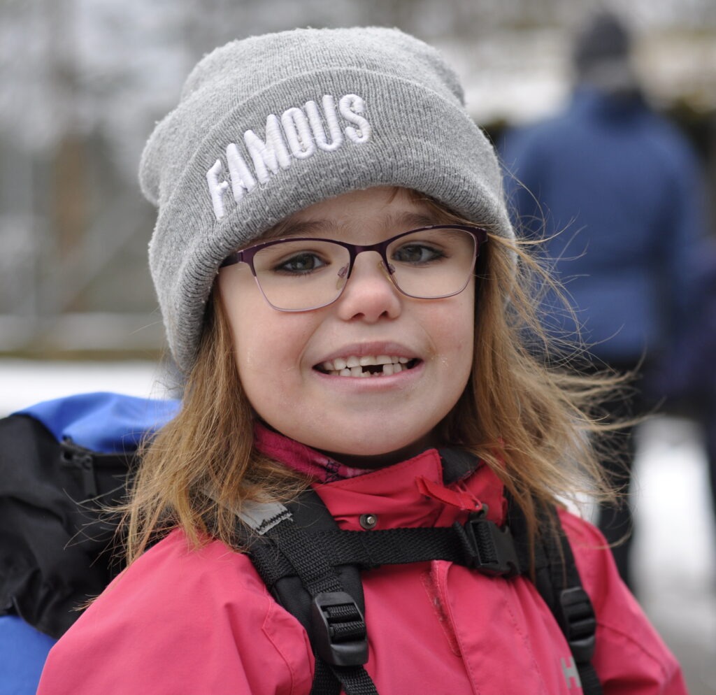 Smilende jente med WAC syndrom