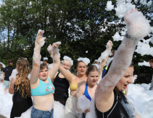 God stemning og dans i skummet