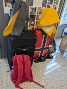 Kofferter og vesker pakket og klare til avreise