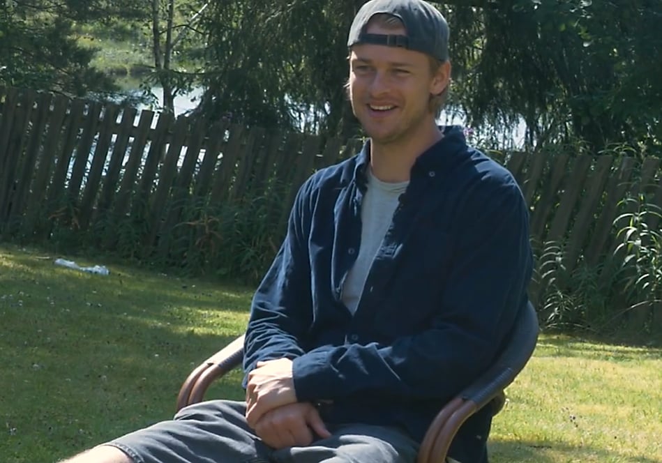 Foto av Simon Nitsche på sletta på Frambu